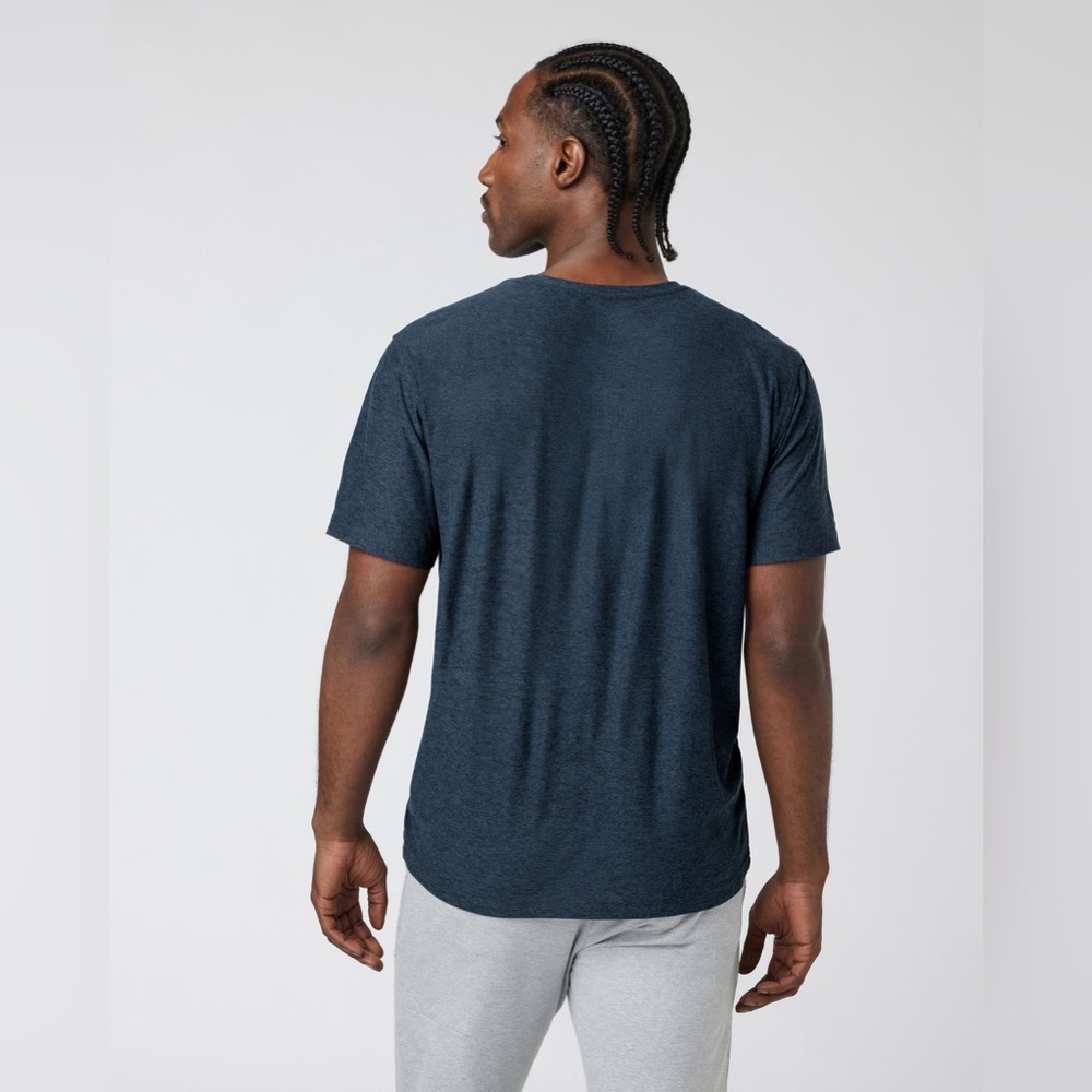 Vouri navy blue men’s Strato Tech Tee. Size M - Picture 3 of 8